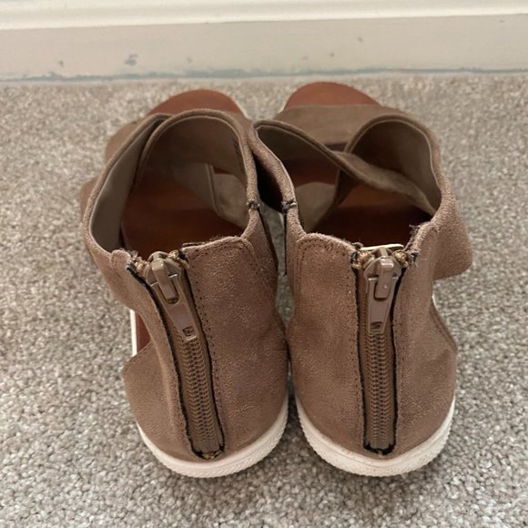 Women's Size 10 Altar'd State Brown Sandals - Picture 4 of 5